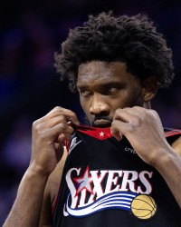 九游正版平台-哑火！76人第三节全队仅拿13分 单节净负尼克斯17分